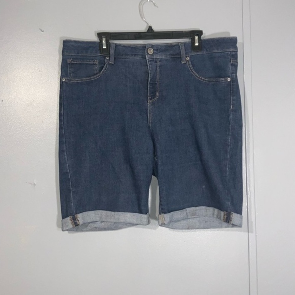 Time & Tru Mid-Rise 9” Cuffed Denim Medium Washed Blue Jeans Women’s Plus Sz 16